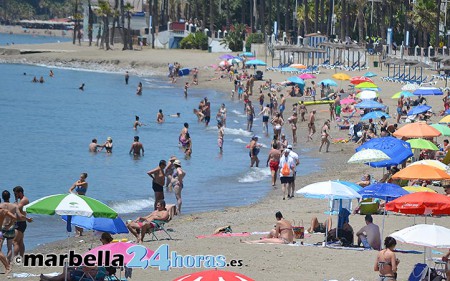 Andalucía impone la mascarilla hasta en la playa y fija multas de 100 euros