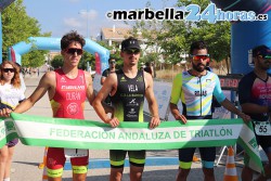 Rubén Vela y Julie Balcarova vencen en el XXIV Triatlón Ciudad de Marbella