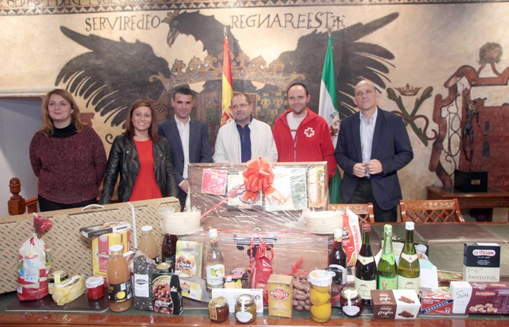 El Ayuntamiento de Marbella dona a Cruz Roja los regalos navideños