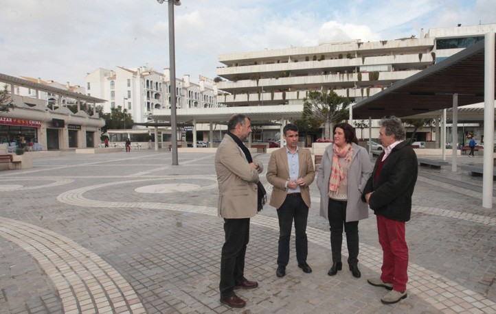 Ayuntamiento y empresarios darán impulso a la plaza Antonio Banderas