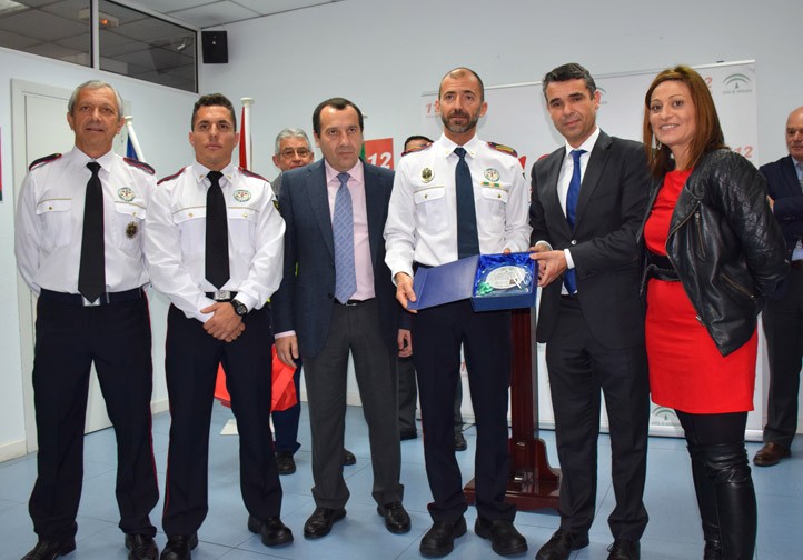 La Junta reconoce la labor de los bomberos de Marbella en Lesbos