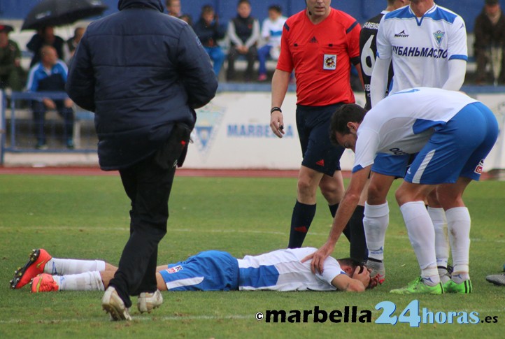 Marcos Ruiz recibe seis puntos de sutura tras el golpe en la cabeza