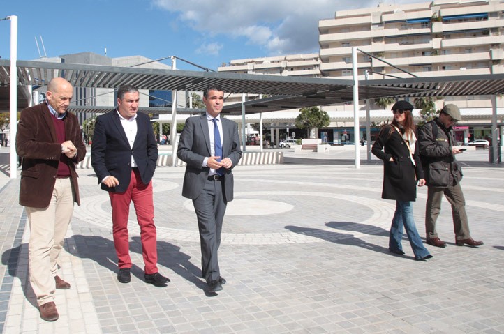 Consistorio y Diputación cambian la imagen a la plaza Antonio Banderas