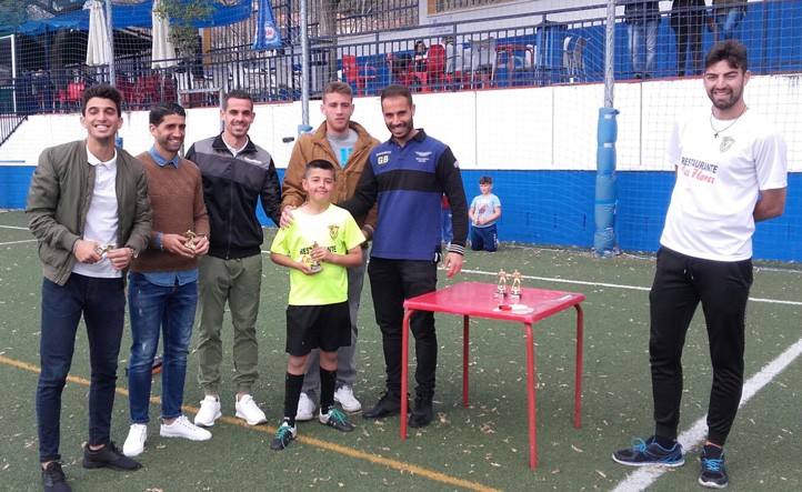 Jugadores del Marbella FC clausuran el campus de Los Compadres