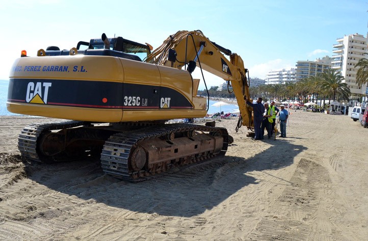 Comienza la regeneración de la playa de La Fontanilla en Marbella
