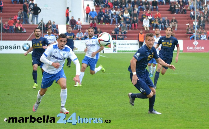 El Marbella se vuelve de vacío del campo del UCAM Murcia (2-0)