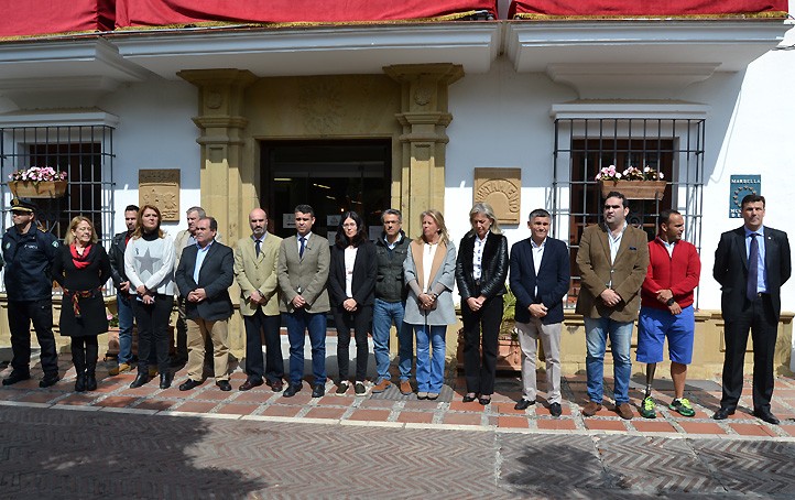 Minuto de silencio en Marbella por los atentados en Bruselas