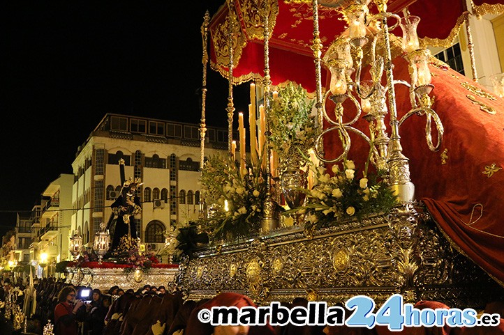 Emotivo Jueves Santo del Nazareno y la Virgen de los Dolores en San Pedro