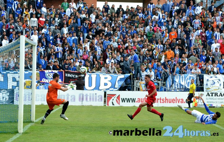 Tercera derrota consecutiva (2-0) del Marbella que no puede con el Decano