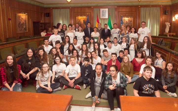 Alumnos europeos del Erasmus + visitan el Ayuntamiento de Marbella
