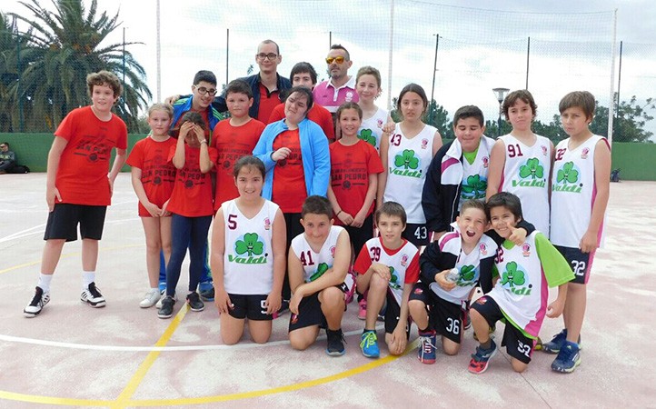 Éxito de las diez horas solidarias organizadas por Costa Marbella y AVOI