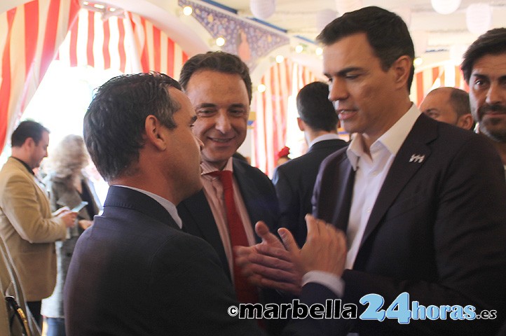 Bernal acompaña a Pedro Sánchez y Susana Díaz en la Feria de Abril