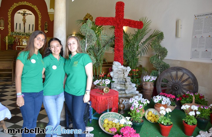 Marbella disfruta la fiesta de la Cruz de Mayo en pleno puente festivo