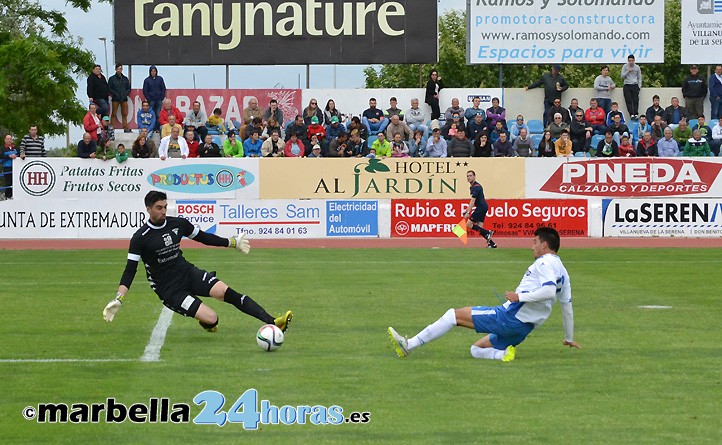 El Marbella se hunde en cinco minutos y sufrirá hasta el final (4-2)