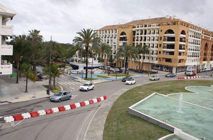 Cerrada al tráfico la rotonda central del bulevar de San Pedro Alcántara