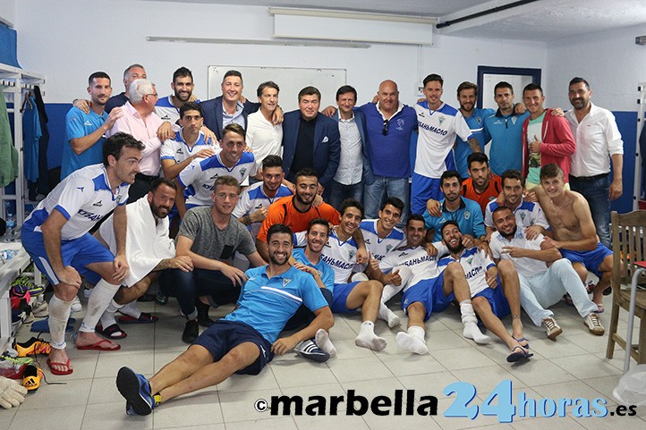 El presidente Grinberg felicita a los jugadores por la permanencia