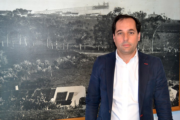 "Con el tripartito hay más talante, pero la gestión no ha mejorado"