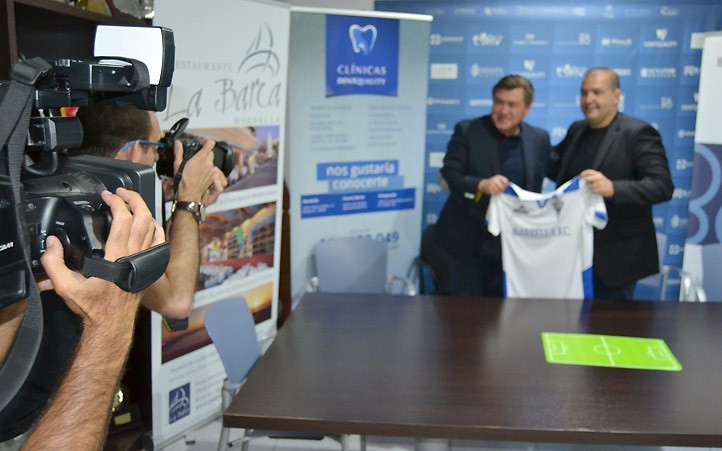 Grinberg anuncia que tiene atados a dos delanteros para el Marbella FC
