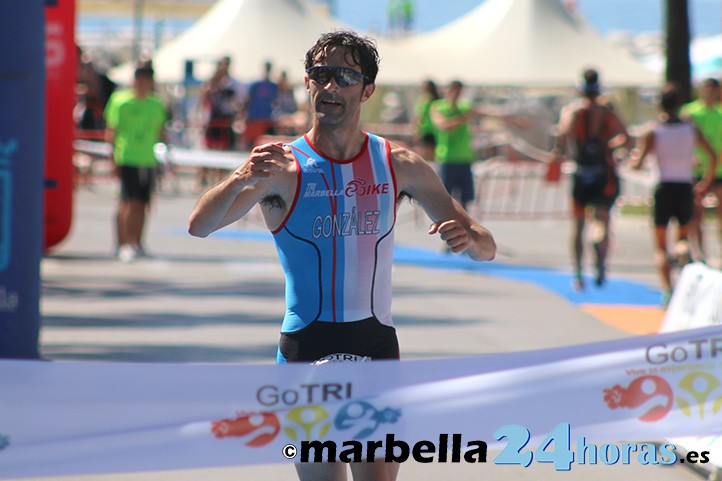 Jorge González y Sanne Herlevsen ganan en el GoTri Marbella