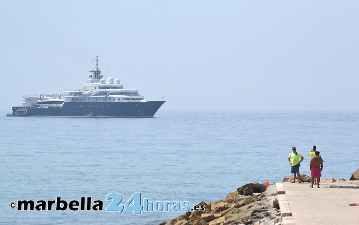 "Le Grand Bleu", megayate que fue de Abramovich, fondea en Marbella