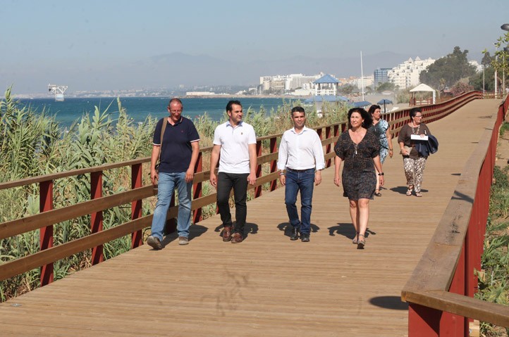 Marbella amplía su senda litoral con un kilómetro más en Las Chapas
