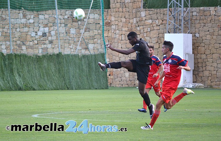 El Marbella FC sigue progresando y supera al CD El Palo (2-0)