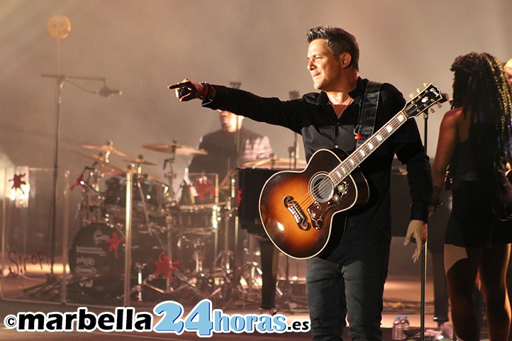 Alejandro Sanz sorprende a Marbella con un concierto irrepetible