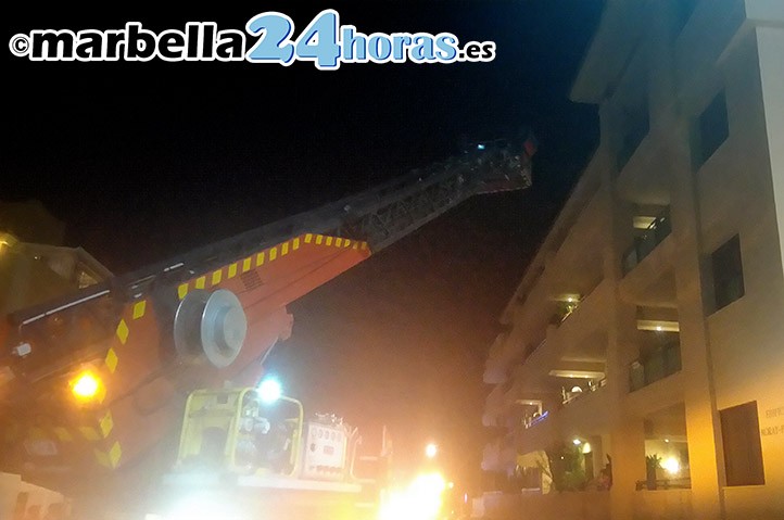 Los Bomberos rescatan a un niño y un bebé en un edificio en San Pedro