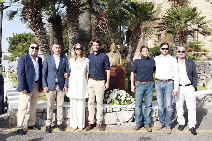 Marbella homenajea a Alberto Vidiella por su dedicación a Puerto Banús