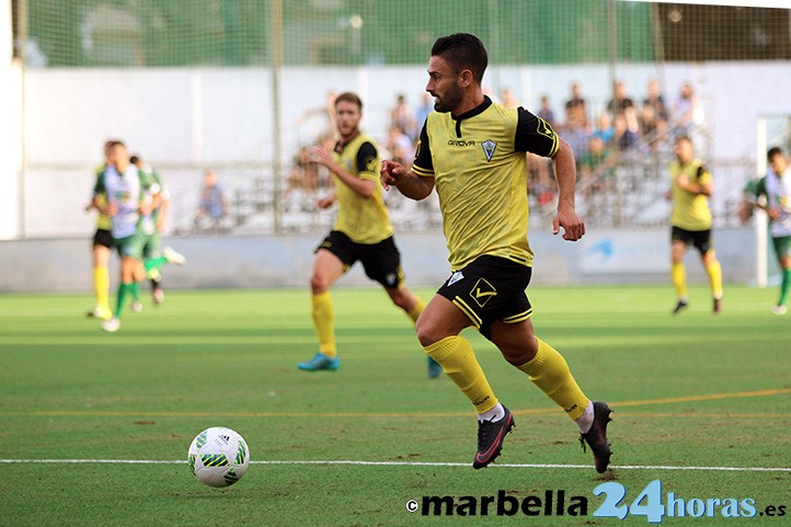 Kike es el primer jugador del Marbella en marcar en cuatro jornadas seguidas