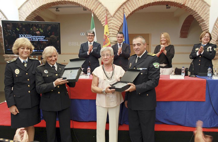 Marbella realiza un emotivo homenaje a las mujeres de la Policía Local