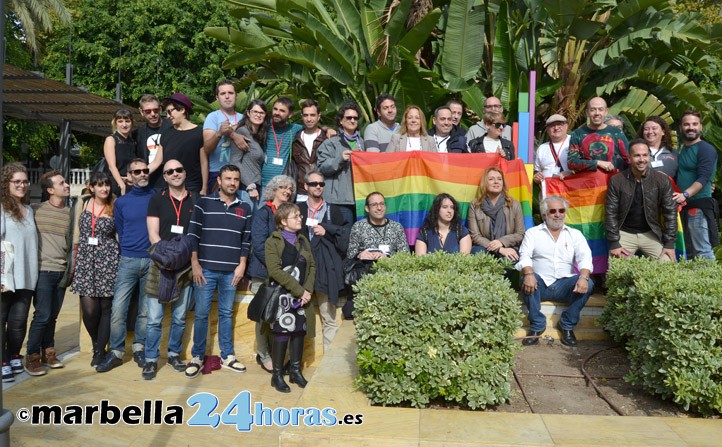 Marbella se abre a la diversidad con una escultura de Roy Anglada