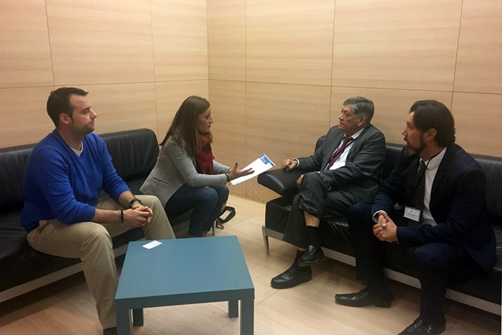 Marbella aborda con el embajador la atención al colectivo ecuatoriano