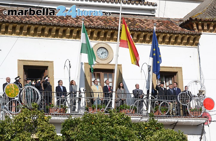 Marbella celebra el Día de la Constitución con izada de banderas