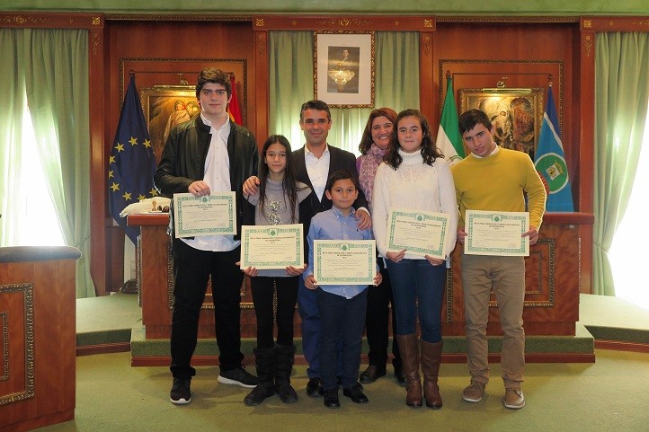 Cinco promesas marbellíes reciben las becas de la Fundación Banús