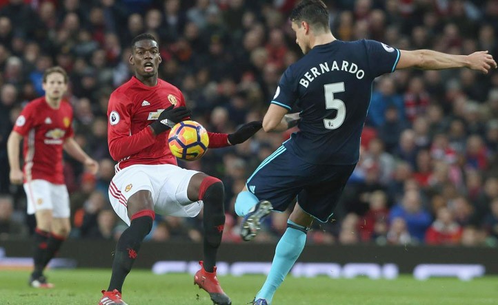 El marbellí Bernardo se estrena en la Premier League en Old Trafford