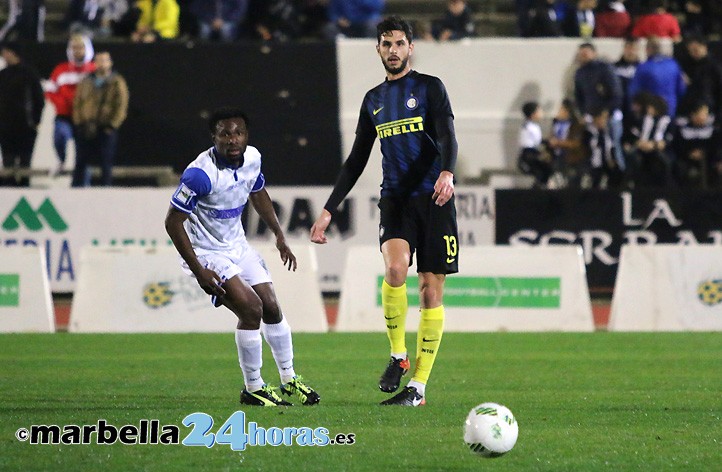El Marbella FC tutea al Inter de Milán en el torneo triangular en La Línea