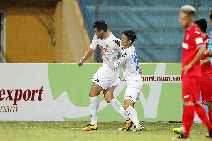 Álvaro Silva debuta con gol y victoria con el Hanoi FC de Vietnam