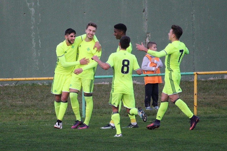Doblete del marbellí Loren en la victoria del Betis B ante Los Barrios