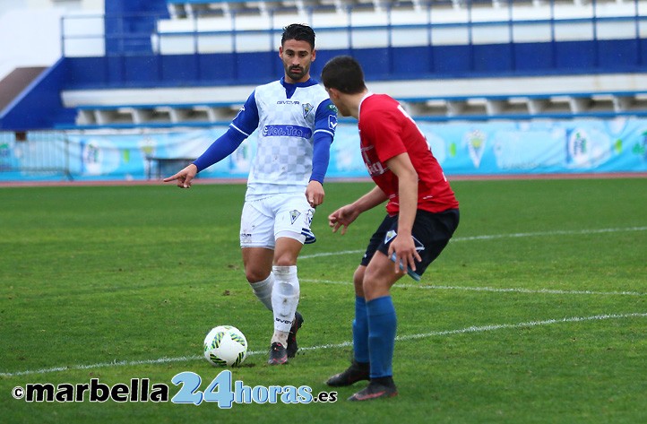 El Marbella FC salva un punto ante La Roda con gol de Kike Márquez (1-1)