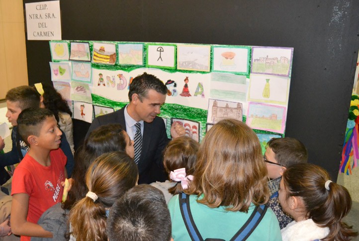 Escolares de Marbella celebran con actividades el Día de Andalucía