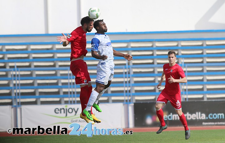Un pésimo arbitraje decanta la derrota del Marbella FC ante el Lorca (1-2)