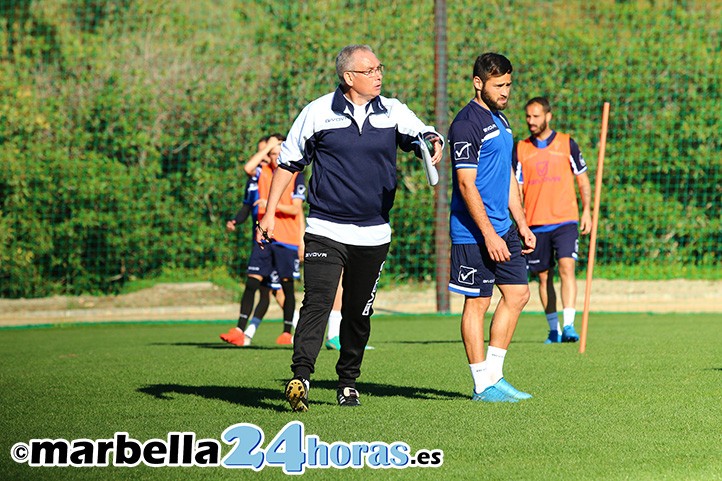 Miguel Álvarez se estrena en el Marbella con una larga primera sesión