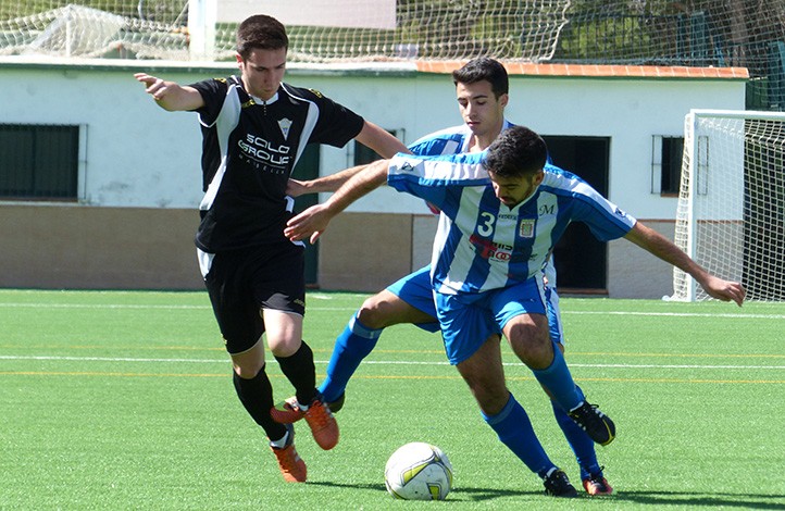 El Atlético Marbella muestra su mejor cara para vencer al Mijas (2-3)