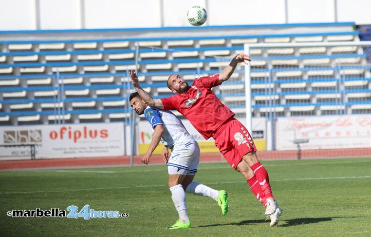 Un penalti tonto priva al Marbella de tres puntos vitales ante el Murcia (1-1)