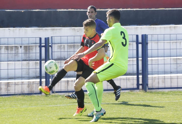 El San Pedro da la cara ante un buen Almería B y salva un punto (1-1)