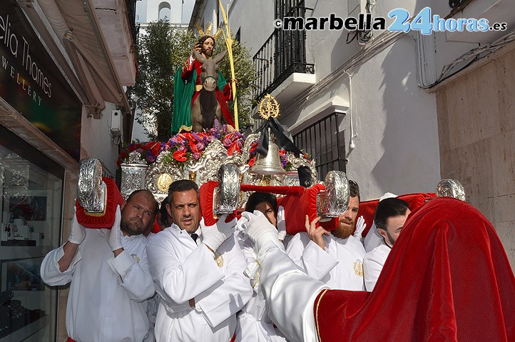Marbella disfruta con la procesión de la Pollinica en el Domingo de Ramos