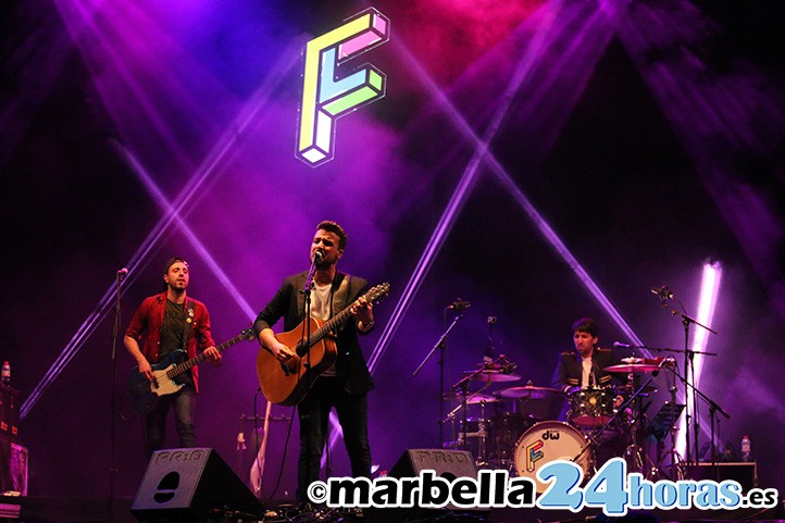 Funambulista abre los conciertos de la feria con una actuación íntima