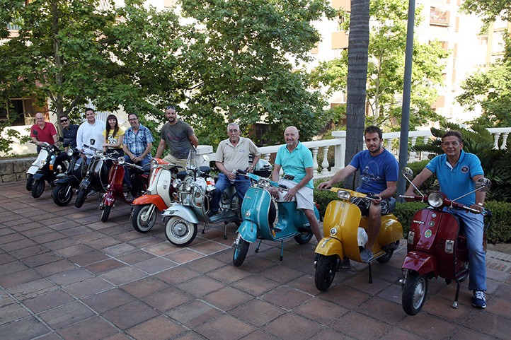El X Rally Scooterista Marbella reúne a un centenar de aficionados