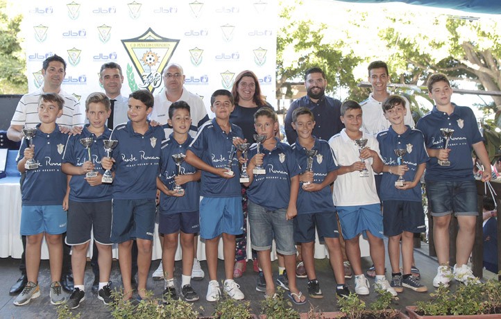 La Peña Los Compadres despidió la temporada con la entrega de trofeos